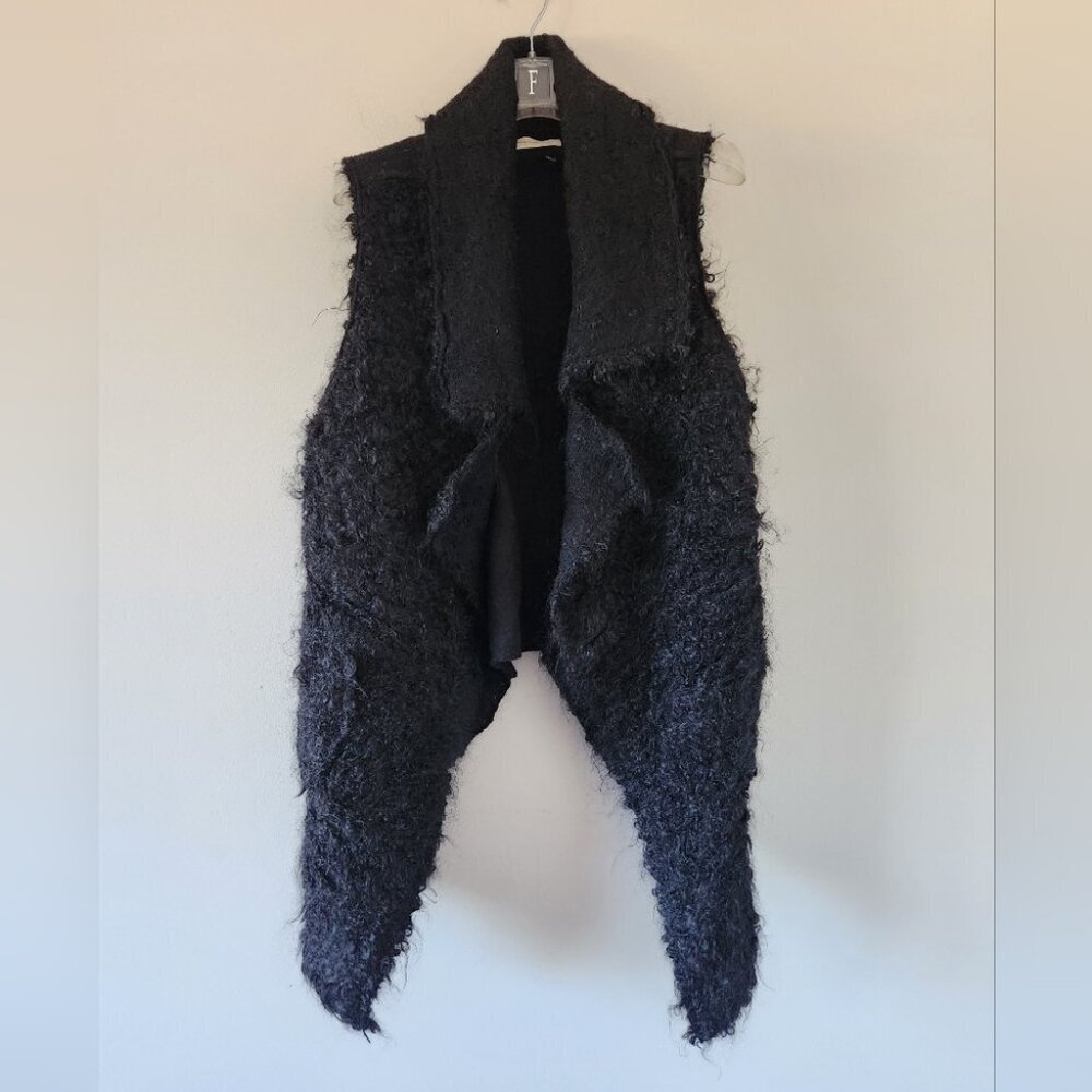 ANTHRO | SLEEPING ON SNOW Tavan Black Vest Cardigan Sweater Fuzzy Shag Sz Medium - Picture 4 of 9